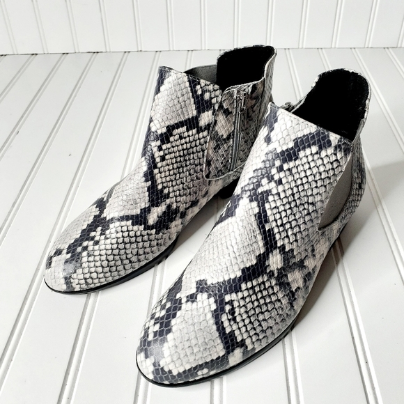 NEW Munro Snake-Embossed Cate Leather Boot C416 - Picture 5 of 11